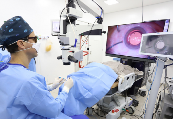 Cirurgia da Catarata (Centurion Vision System - Active Sentry)